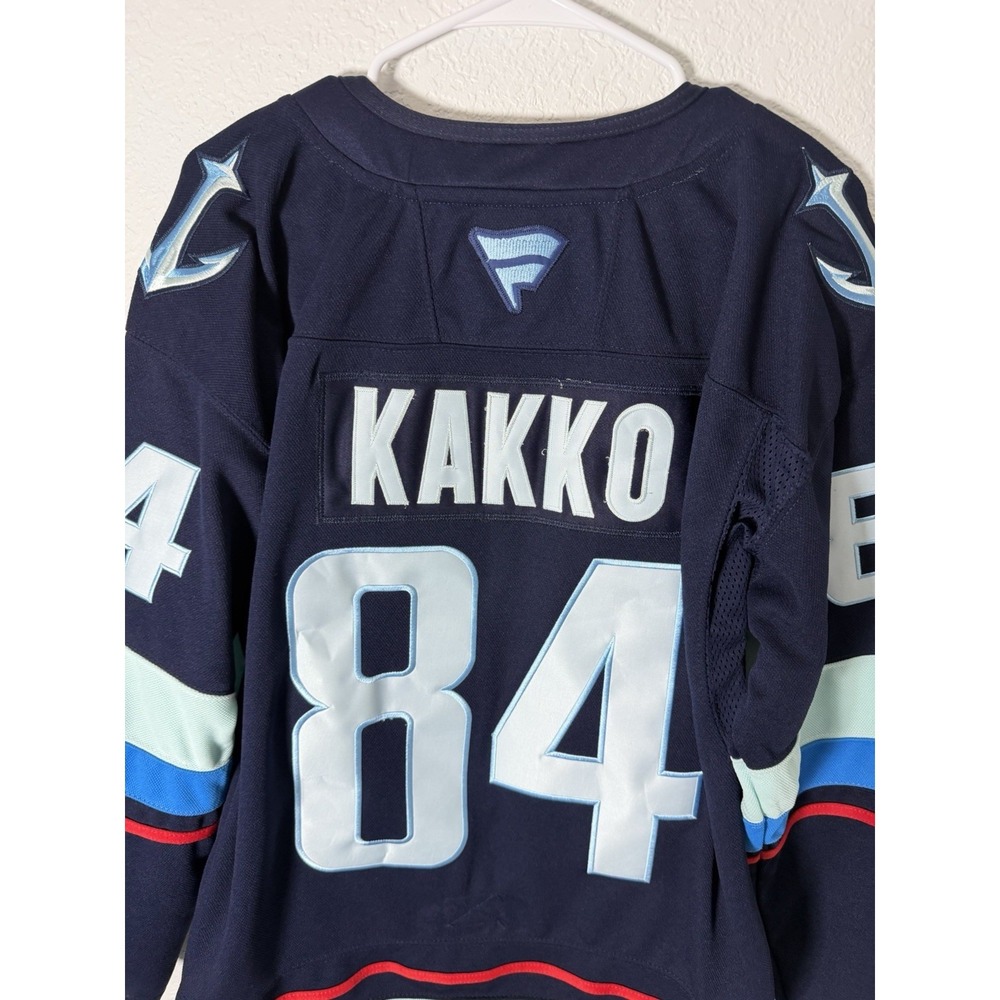 Seattle Kraken Jersey Large 52 Mens Fight Strap Home Blue NHL #84 Kaapo Kakko - Picture 6 of 9